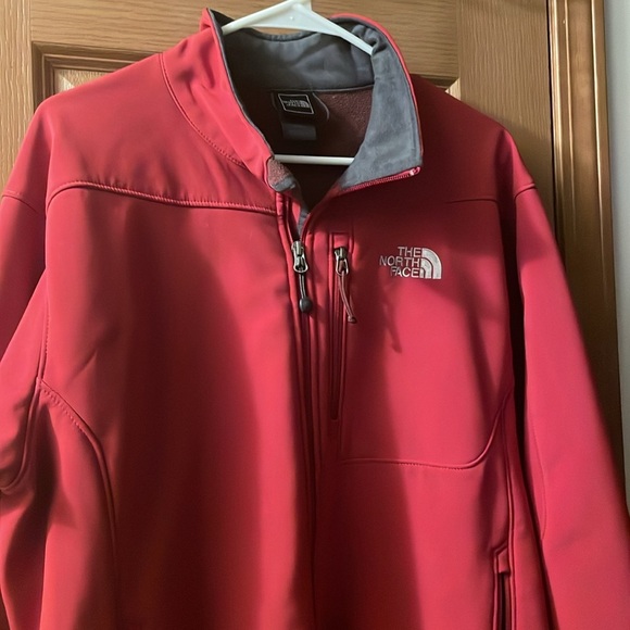 The North Face Apex Bionic Red Jacket - Picture 1 of 3